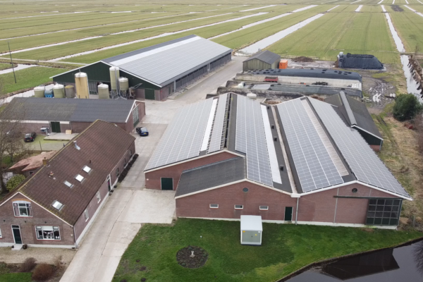 Stolwijk, Kool, voorzijde, zonnepanelen, PV-installatie