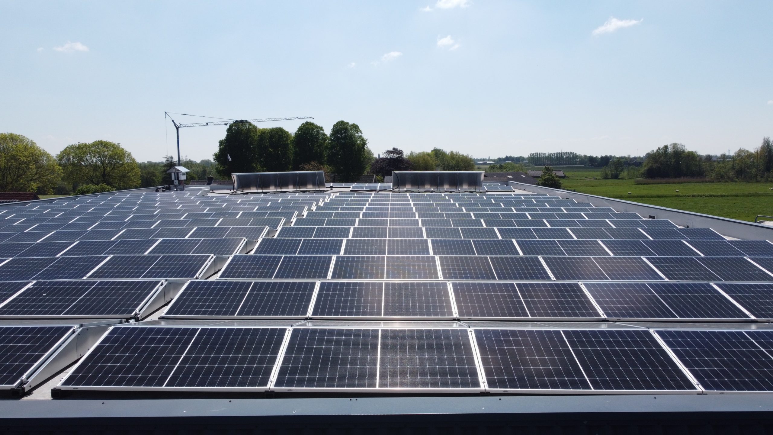 <br></noscript>Nederlandse zonnepanelen produceren in oktober 30 procent meer stroom door meer zonuren