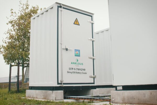 's.00_00_27_07.Still010