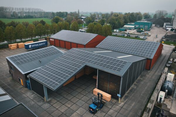 's.00_01_15_00.Still015